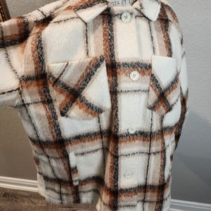NWOT Hollister Over-Sized Cream Neutral Plaid Shacket Sz XL